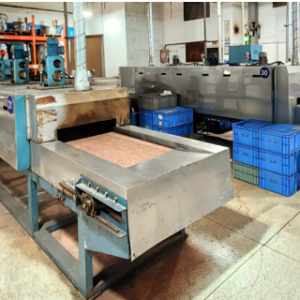 Continuous belt furnace (heat treatment / drying furnace) /