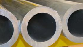 Large-diameter thick-walled aluminum pipe