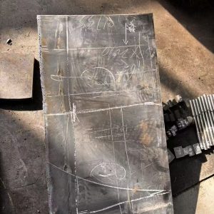 Medium and heavy steel plate