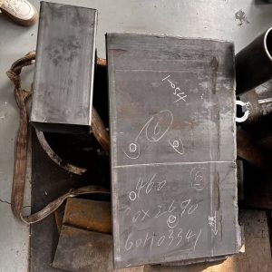 Large-size hot-rolled medium and heavy steel plate
