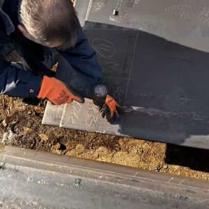 Hot-rolled medium and heavy steel plate